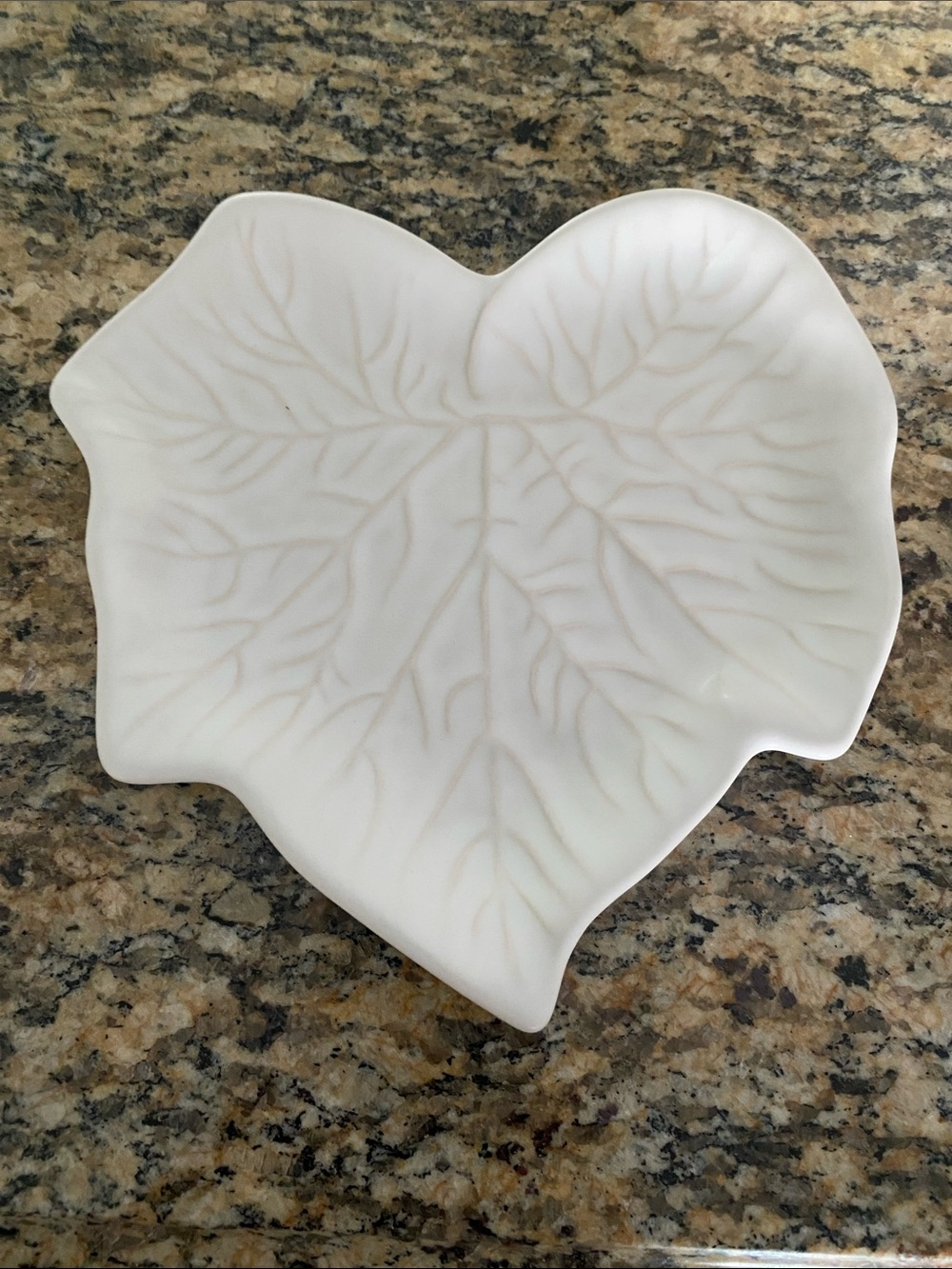 Pottery Barn White Leaf Ceramic Decorative serving Dish about 7x 7. NWT